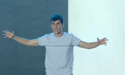 
          Imagem ilustrativa da imagem Sem partido, tiktoker do Chipre deve conseguir se eleger no Parlamento Europeu
          