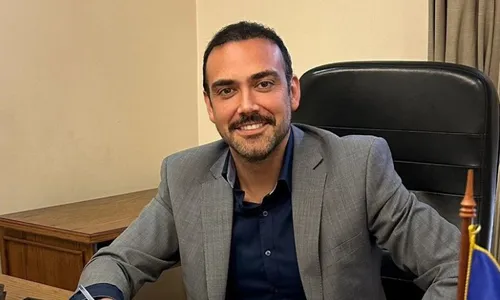 
          Imagem ilustrativa da imagem Senador chileno diz que foi abduzido por ETs e que precisa difundir mensagem
          