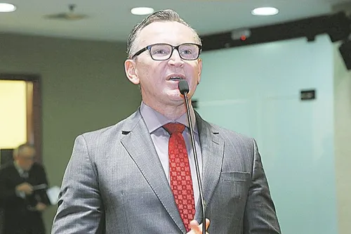 
          Imagem ilustrativa da imagem Sergio Majeski retira nome da disputa à Prefeitura de Vitória
          