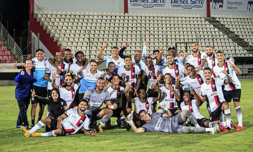 
          Imagem ilustrativa da imagem Serra vence e segue no G-4 do Grupo F na Série D do Brasileiro
          