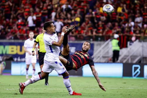 
          Imagem ilustrativa da imagem Sport perde em casa de goleada e vê Fortaleza ir para final da Copa do Nordeste
          