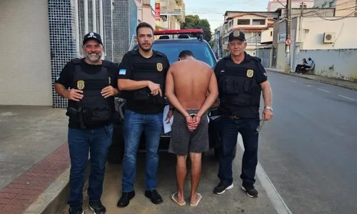 
          Imagem ilustrativa da imagem Suspeito de agredir a namorada é morto e enteado é preso no ES
          