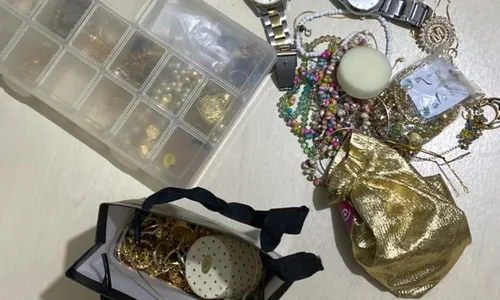 
          Imagem ilustrativa da imagem Suspeito de invadir casa de policial e fazer família refém é preso no ES
          