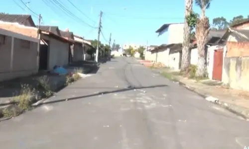 
          Imagem ilustrativa da imagem Suspeito invade casa e ataca morador com facão na Serra
          