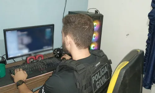 
          Imagem ilustrativa da imagem Suspeito preso no ES tinha mais de 4 mil fotos e vídeos de pornografia infantil
          