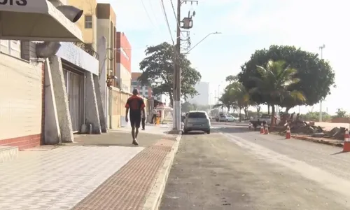 
          Imagem ilustrativa da imagem Suspeitos invadem casa, jogam bebê no chão e exigem que vítimas façam pix na Serra
          