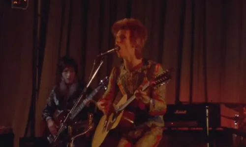 
          Imagem ilustrativa da imagem Tesouro para fãs de David Bowie
          