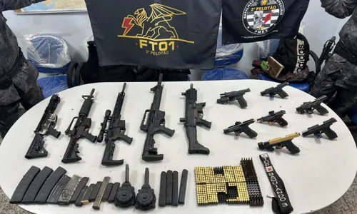 
          Imagem ilustrativa da imagem Quatro suspeitos morrem após troca de tiros com a polícia em Vitória
          