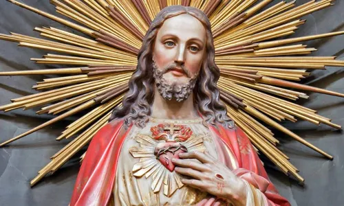 
          Imagem ilustrativa da imagem Tríduo e solenidade para celebrar o Sagrado Coração de Jesus
          