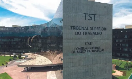 
          Imagem ilustrativa da imagem Uso do celular pode desmentir hora extra
          