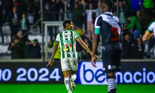 
          Imagem ilustrativa da imagem Vasco é superado pelo Juventude e vê crise aumentar no Brasileirão
          