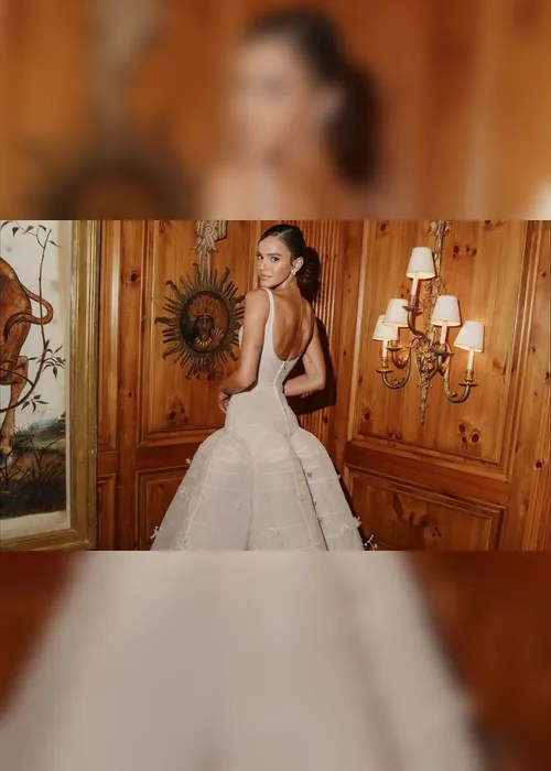 Imagem ilustrativa da imagem Bruna Marquezine mostra detalhes do look que usou no Met Gala; veja