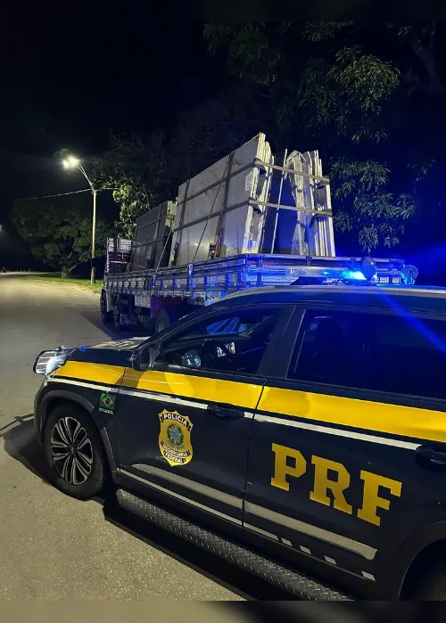 Imagem ilustrativa da imagem Caminhoneiro é detido com carga irregular e dirigindo sob efeito de drogas no ES
