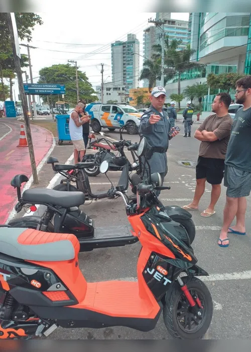 Imagem ilustrativa da imagem Falta de capacete e uso de ciclovia: as infrações cometidas com motos elétricas