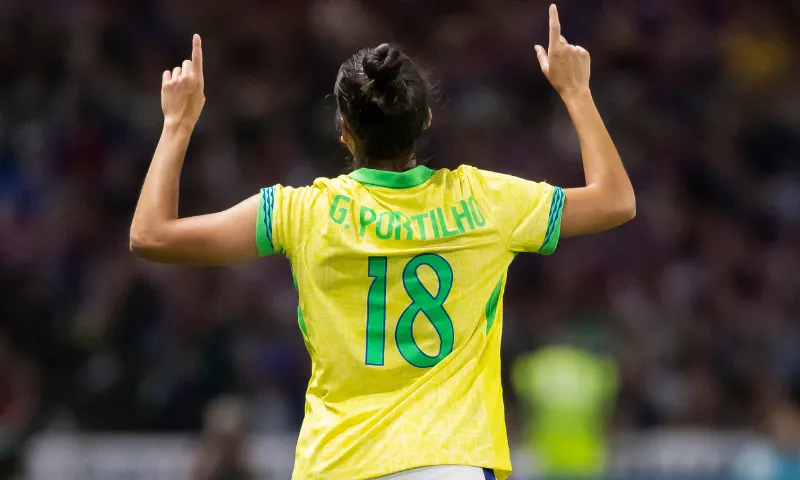 Imagem ilustrativa da imagem Brasil vence a França e vai à semi das Olimpíadas no futebol feminino