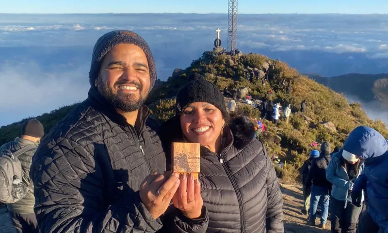 Imagem ilustrativa da imagem Capixaba fica noiva no Pico da Bandeira