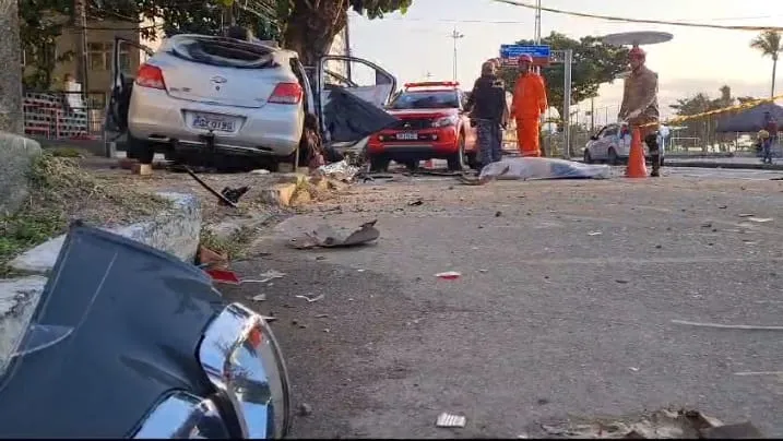 Imagem ilustrativa da imagem Seis pessoas morrem em grave acidente de carro na Avenida Boa Viagem