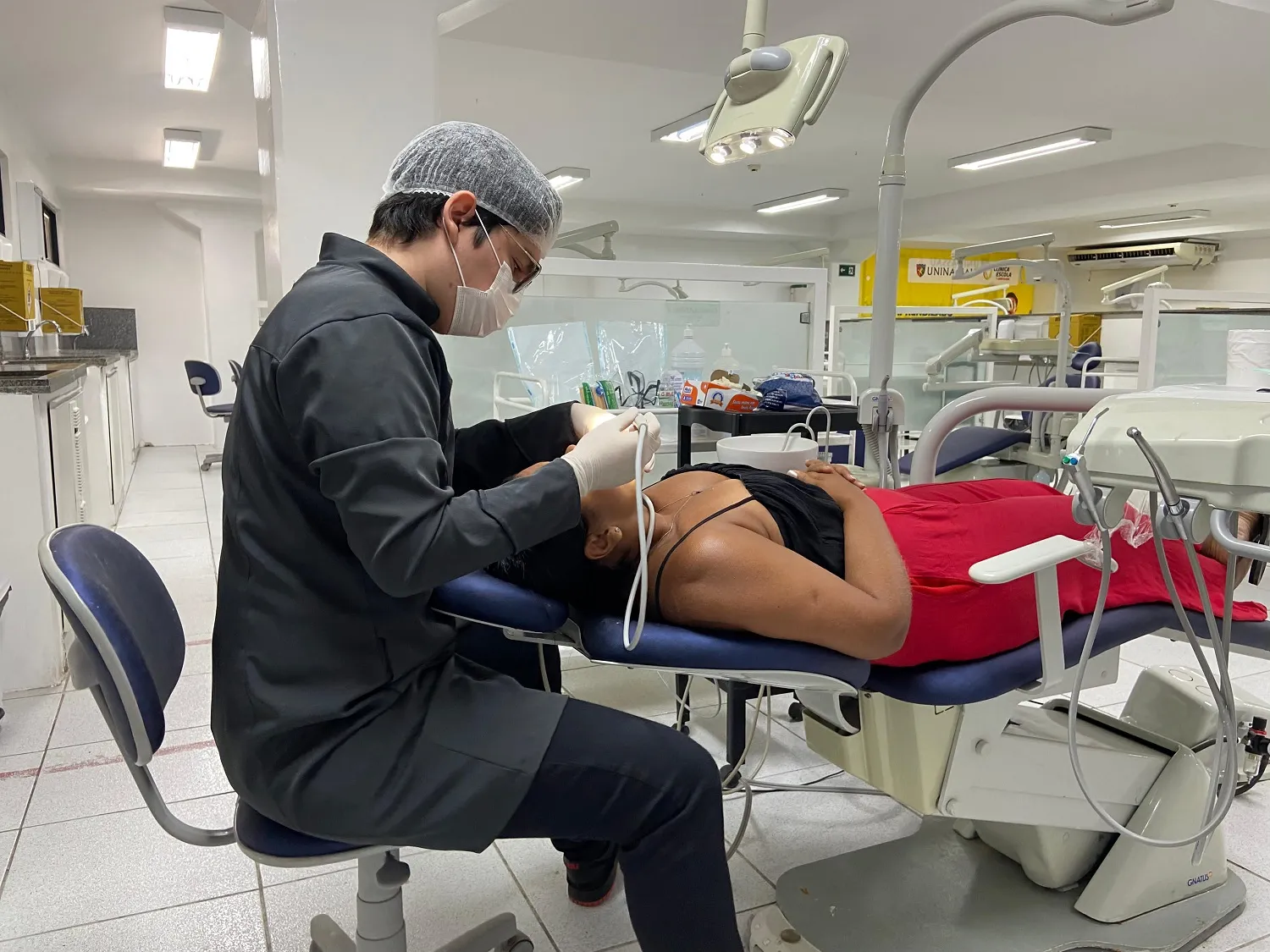 Imagem ilustrativa da imagem Clínica-Escola promove mutirão de atendimento odontológico no Recife