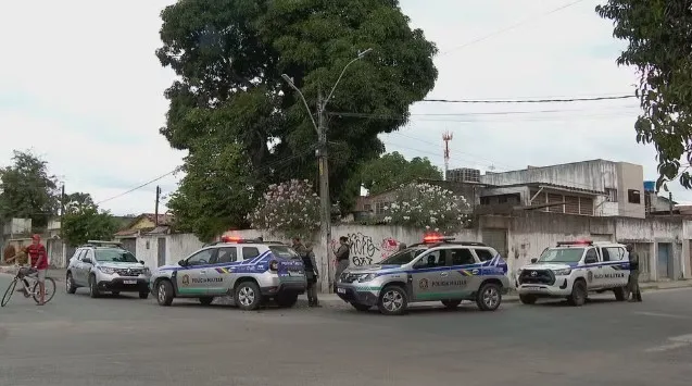 Imagem ilustrativa da imagem Dois homens executados dentro de carro de aplicativo em plena luz do dia no Recife