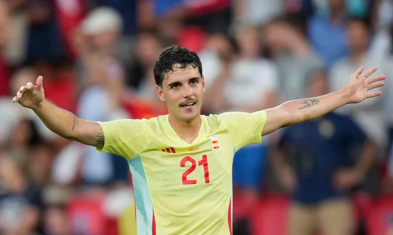 Imagem ilustrativa da imagem Espanha supera anfitriã França na prorrogação e fatura ouro no futebol masculino