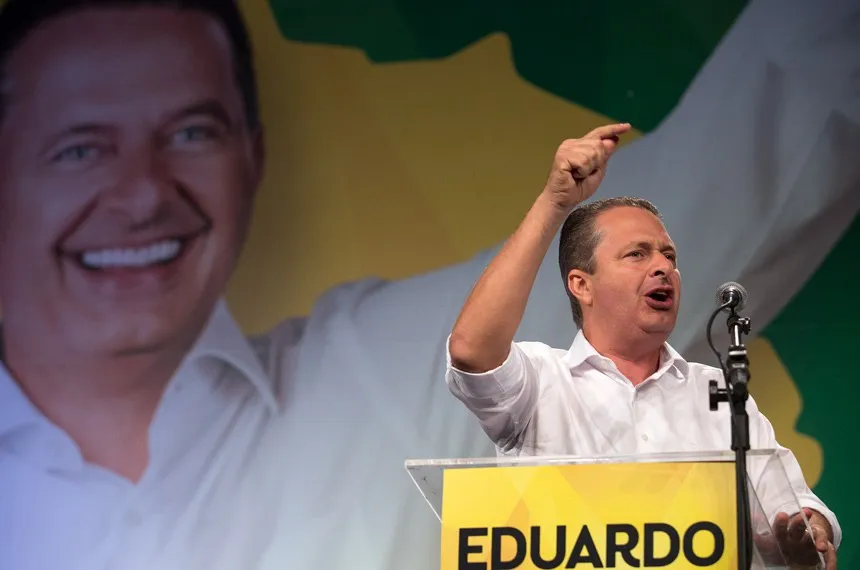 Imagem ilustrativa da imagem Há 10 anos Brasil perdia Eduardo Campos em meio à campanha para a presidência