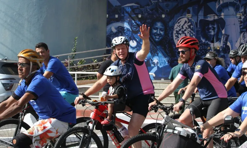 Imagem ilustrativa da imagem Pedalaço da Independência reúne famílias e atletas em passeio de belas paisagens