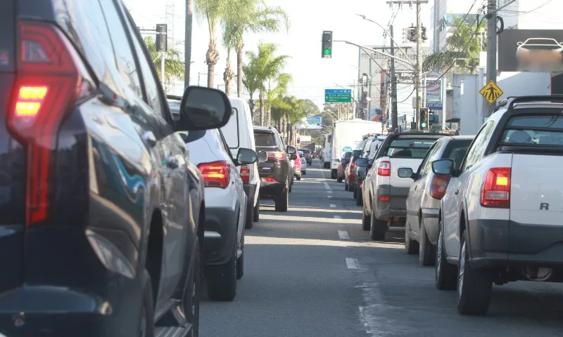 Imagem ilustrativa da imagem “Pressa e intolerância são os maiores desafios no trânsito”, avalia motorista