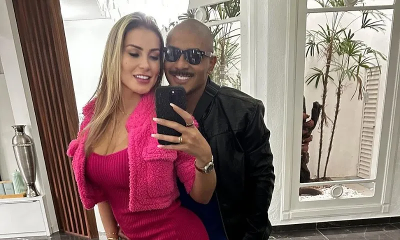 Imagem ilustrativa da imagem Andressa Urach assina 'contrato de namoro' com ator pornô: 'Prova de amor'