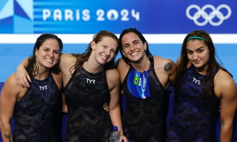 Imagem ilustrativa da imagem Brasil avança em 5º e vai à final do revezamento 4x200m livre feminino