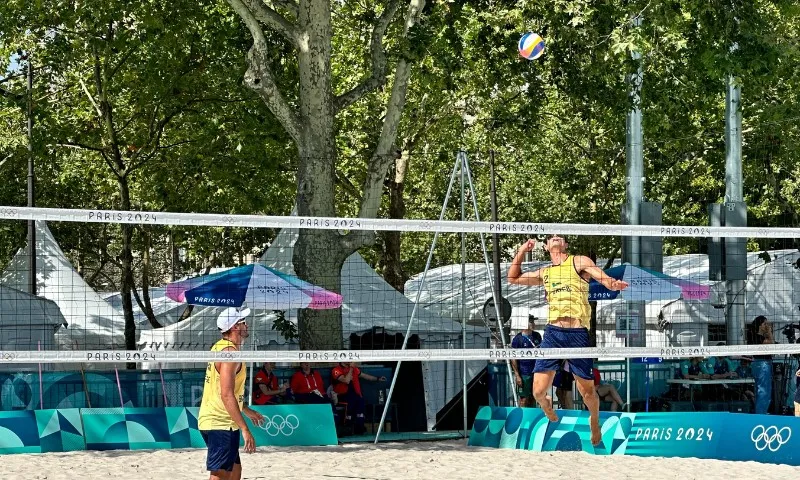 Imagem ilustrativa da imagem Capixaba André e George são superados por cubanos no vôlei de praia em Paris