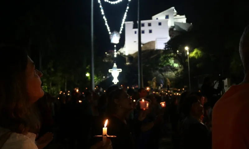 Imagem ilustrativa da imagem Caminhada penitencial luminosa