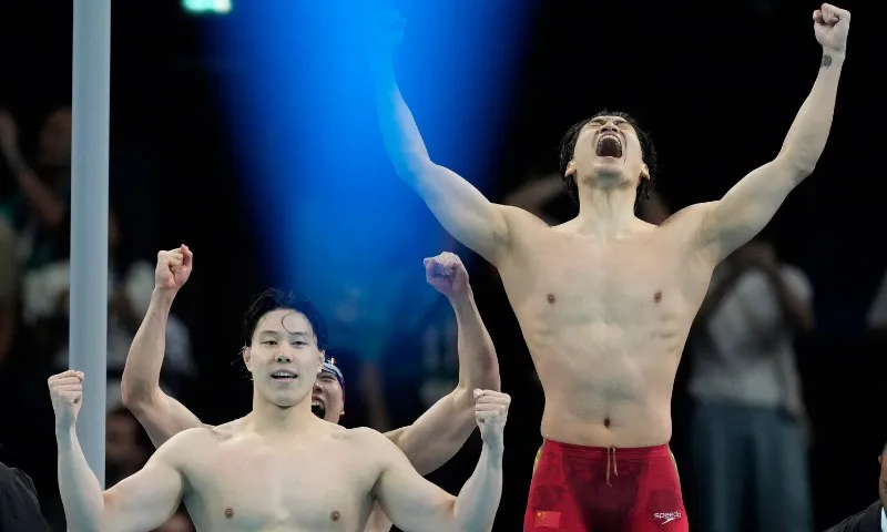 Imagem ilustrativa da imagem China vence revezamento 4x100m medley e quebra hegemonia histórica dos EUA