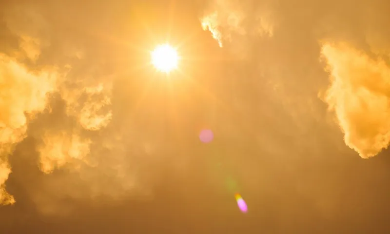 Imagem ilustrativa da imagem Cidade capixaba recebe alerta de perigo para onda de calor com risco à saúde