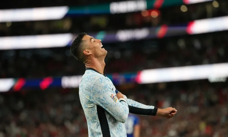 Imagem ilustrativa da imagem Cristiano Ronaldo faz gol 900 e Portugal vence Croácia na estreia da Nations League