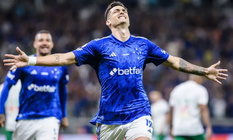Imagem ilustrativa da imagem Cruzeiro vence e mantém os 100% de aproveitamento em casa no Brasileirão