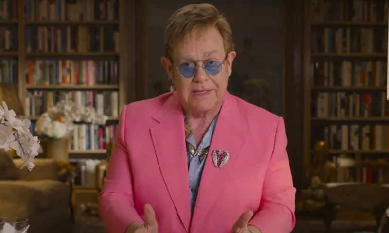 Imagem ilustrativa da imagem Elton John tem perda parcial da visão após infecção