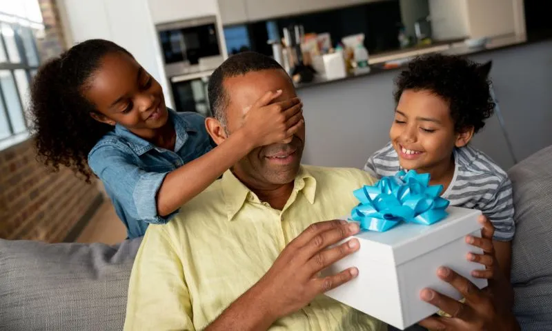 Imagem ilustrativa da imagem Expectativa para o Dia dos Pais: aumento nas compras e contratações temporárias