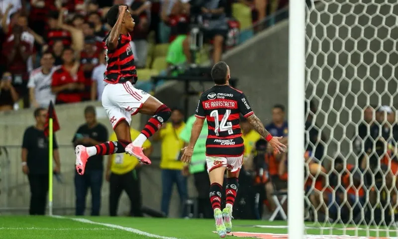 Imagem ilustrativa da imagem Flamengo vence o Bahia e vai enfrentar o Corinthians na semifinal da Copa do Brasil