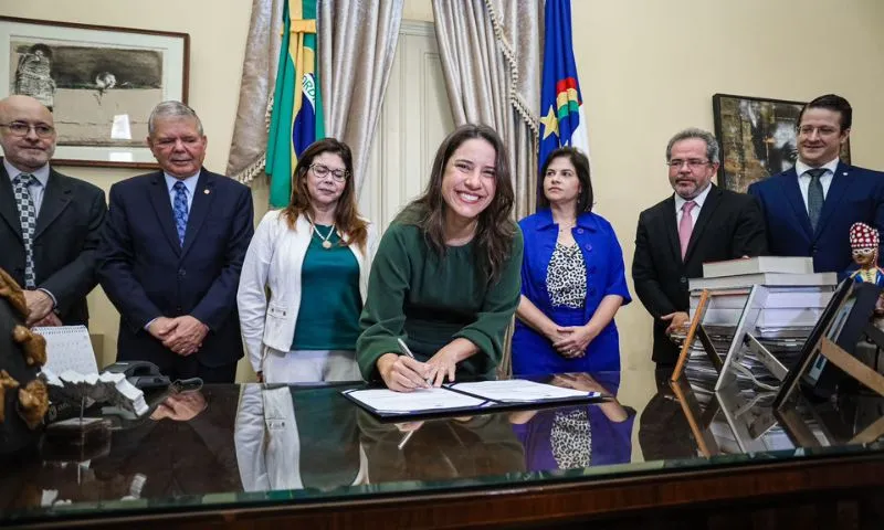 Imagem ilustrativa da imagem Governo e TJPE fazem acordo para agilizar 40 mil processos fiscais de até R$ 10 mil