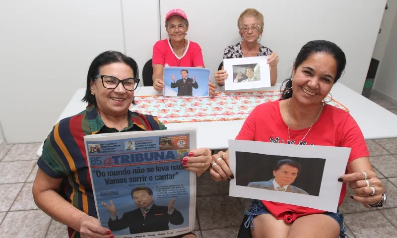 Imagem ilustrativa da imagem Idosos se emocionam com as memórias com Silvio Santos na TV