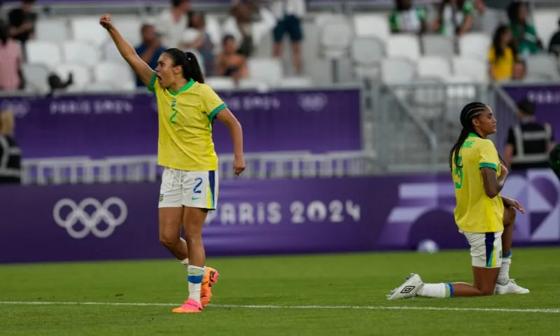 Imagem ilustrativa da imagem Marta brilha e Brasil vence Nigéria em estreia nos Jogos de Paris