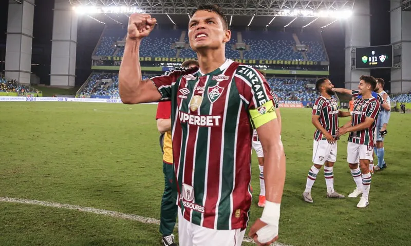 Imagem ilustrativa da imagem Fluminense faz mistério e Thiago Silva continua sendo dúvida para jogo com Galo