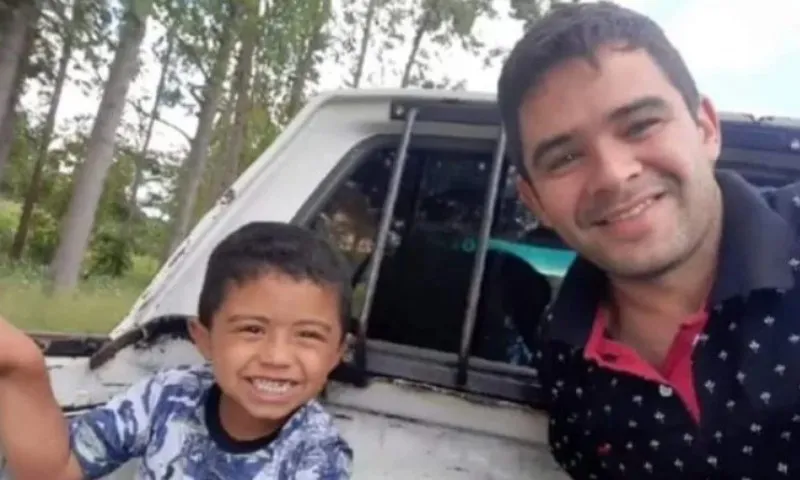 Imagem ilustrativa da imagem Pai e filho de 7 anos morrem afogados no Rio Doce em Colatina