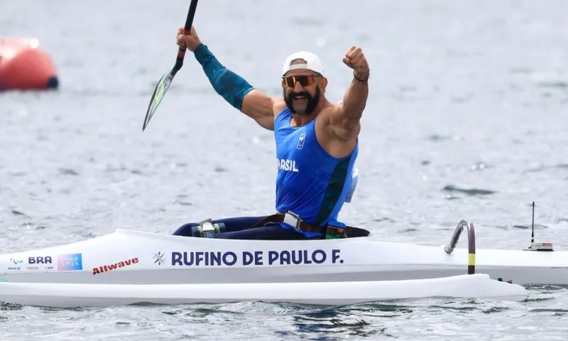 Imagem ilustrativa da imagem Paralimpíadas: Brasil tem dobradinha na canoagem e ouro no halterofilismo