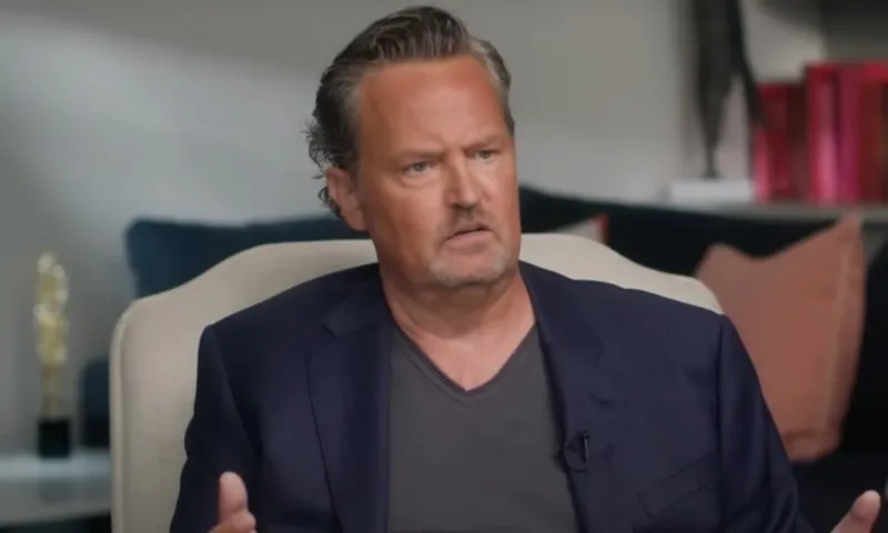 Imagem ilustrativa da imagem Matthew Perry: médico deve se declarar culpado por distribuição de cetamina