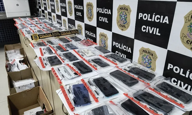 Imagem ilustrativa da imagem Polícia recupera mais de 200 celulares roubados após envio de mensagens no ES