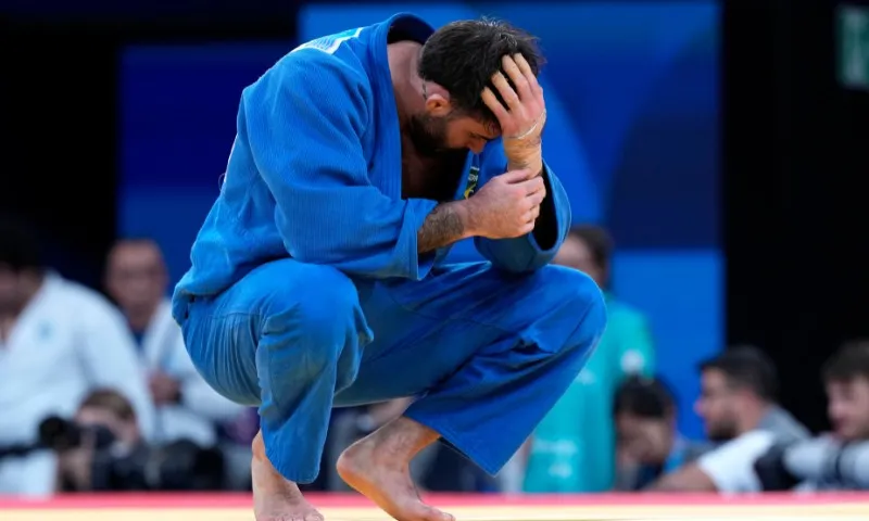 Imagem ilustrativa da imagem Rafael Macedo perde medalha de bronze para francês no judô