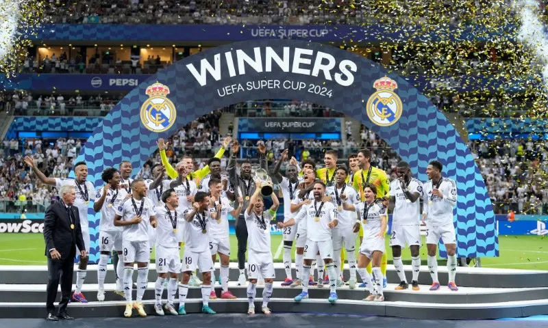 Imagem ilustrativa da imagem Real Madrid vence Atalanta, conquista Supercopa da Europa e Mbappé deixa sua marca