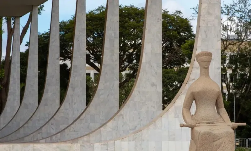 Imagem ilustrativa da imagem STF suspende julgamento sobre revisão da vida toda