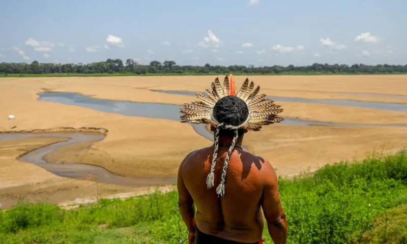 Imagem ilustrativa da imagem Seca deve dificultar navegação no rio Amazonas e pode subir preço de produtos